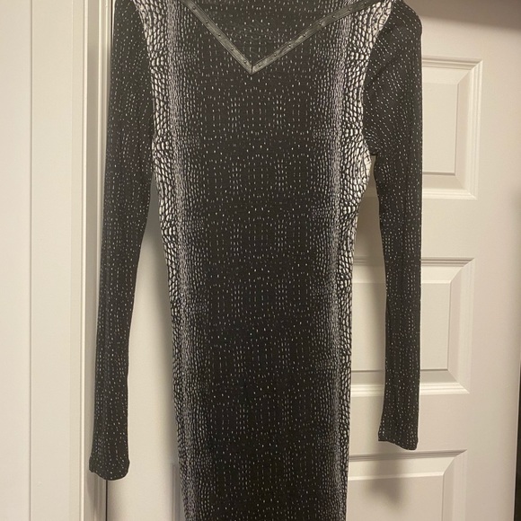 Dress - Picture 2 of 2